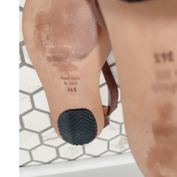 Brown Leather Split-Toe Flats with Bow Detail - Picture 8 of 12